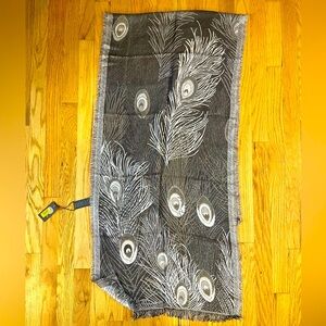 NWT Vince Camuto Elegant Black, Silver and Gray Feather Scarf
